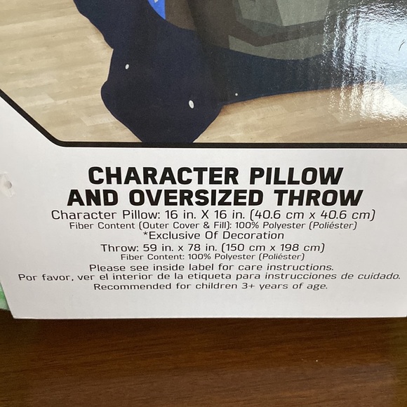 Star Wars Mandalorian Character Pillow and Oversized Throw - Picture 8 of 12